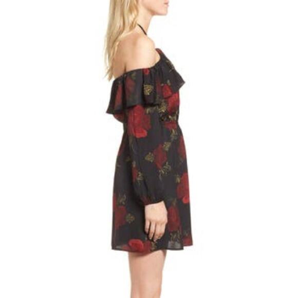 New Cupcakes and Cashmere Off Shoulder Dress - Picture 4 of 9